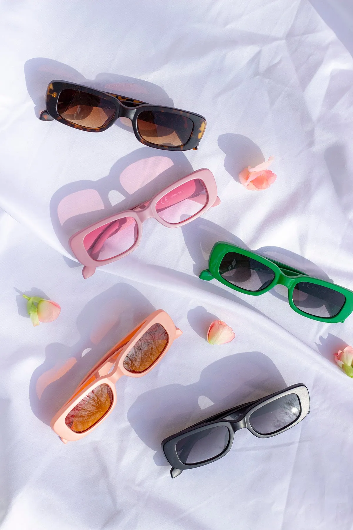 Rounded Rectangle 90s Look Sunglasses